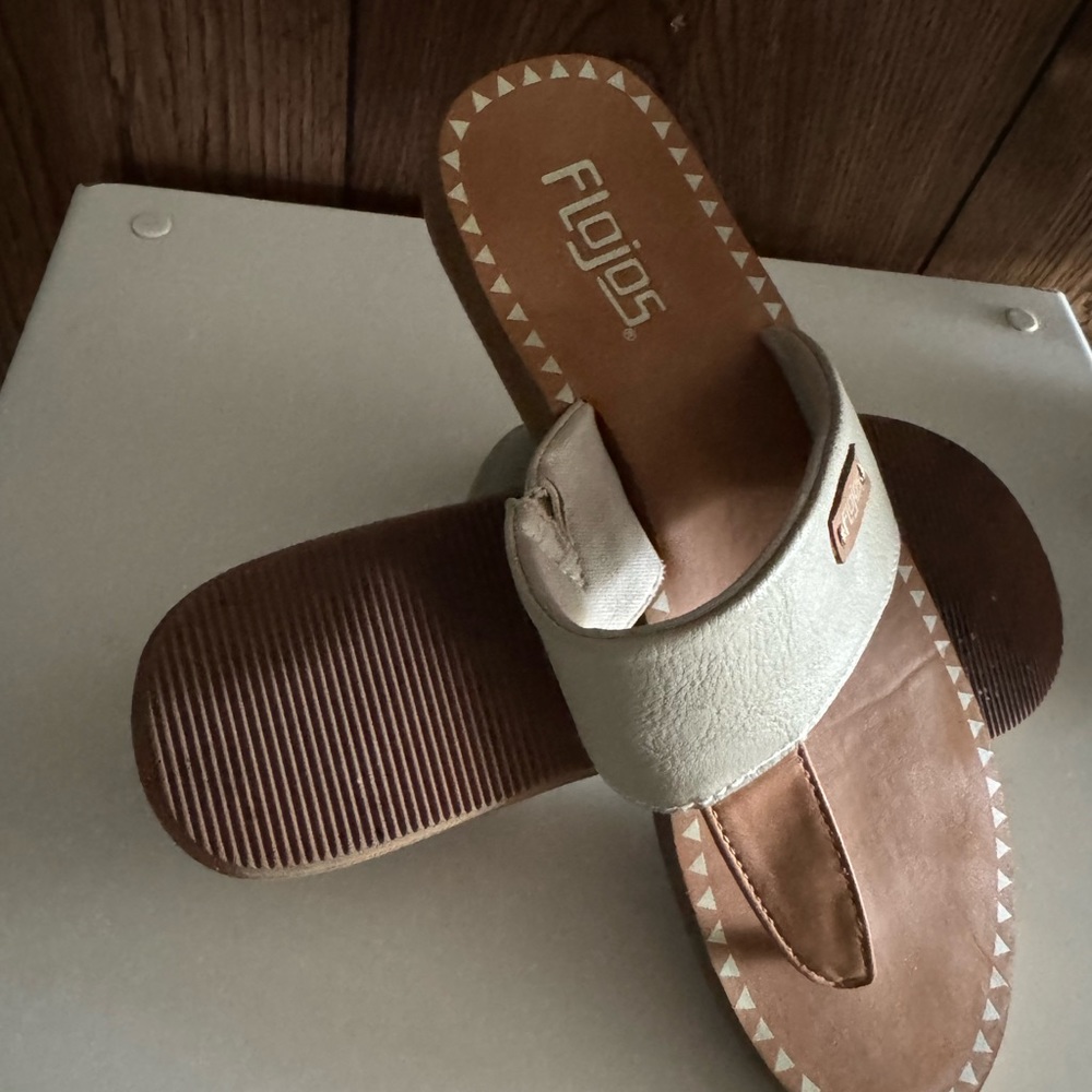 Flojo Sandals - Picture 5 of 12